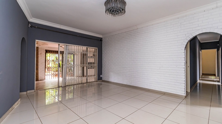 7 Bedroom Property for Sale in Safari Gardens North West